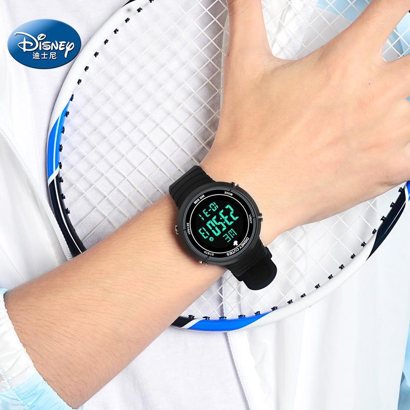 迪士尼儿童手表男孩女孩多功能防水简约初中小学生数字夜光电子表