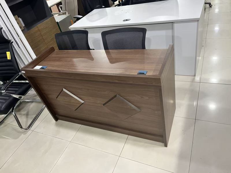 翔尔通 桌子 1400*600*760mm/张高清大图