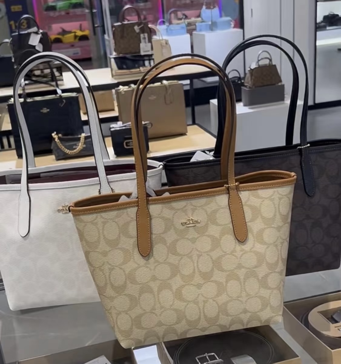 COACH/蔻驰City 23经典老花按扣托特包Tote包购物袋皮革单肩包中号女款 CN733-IMNLJ