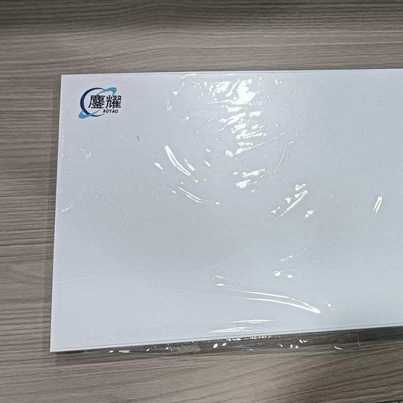 鏖耀 铝扣板 300*600MM0.6厚/片高清大图