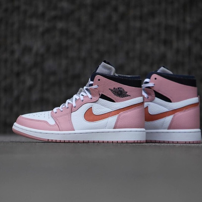 耐克(nike) 女鞋 aj1乔1高帮篮球鞋 情人节限定 缓震透气舒适篮球鞋女