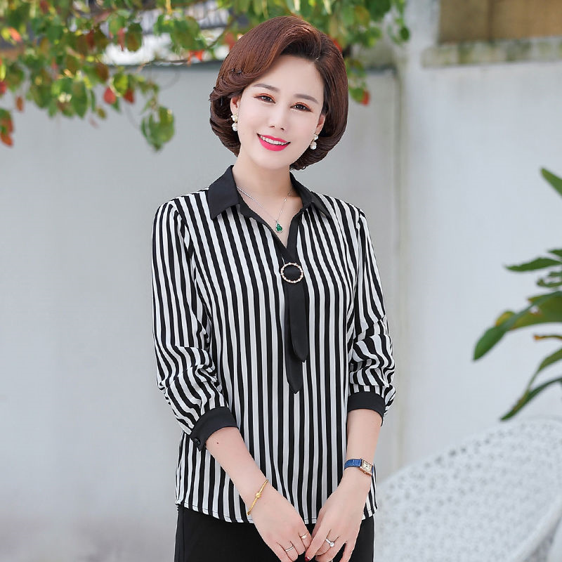 爱博尔妈妈上衣女秋装中年女洋气时尚4050岁中老年女装春秋小衫