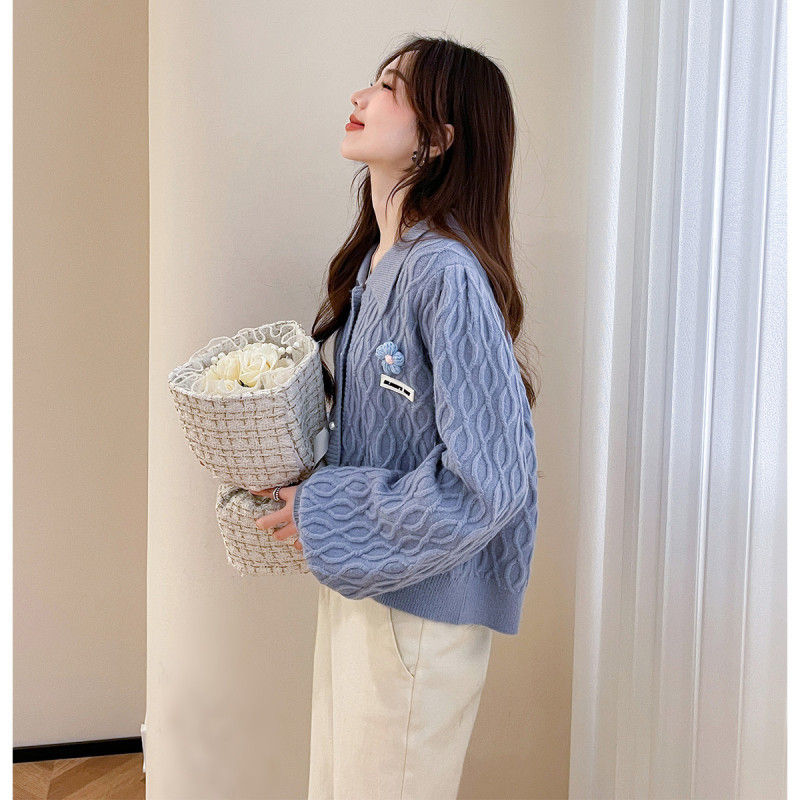 [2.5折价97元]唐狮秋冬新款女翻领左胸小花短款开衫外套百搭可爱chic