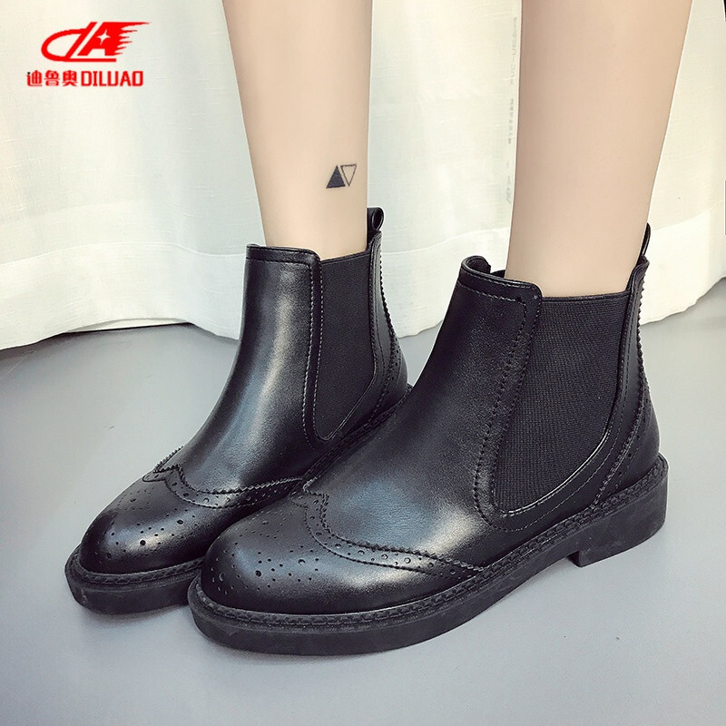 迪鲁奥diluao新品上市英伦风布洛克雕花短靴女春秋松紧带圆头平底短筒
