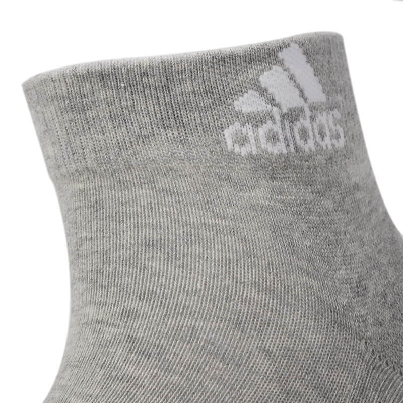 adidas阿迪达斯男女运动风袜子到脚踝三双装