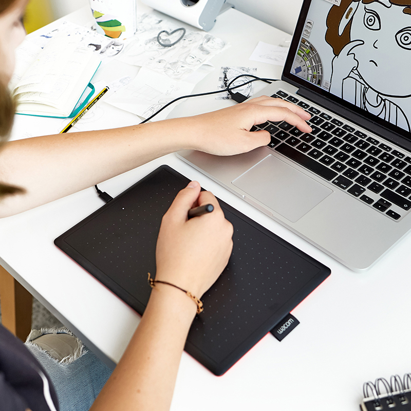 和冠 Wacom CTL-672/K2-F 数位板 手绘板 2048级压感 电磁压感式 罗小黑莫吉托小黑套装 黑色