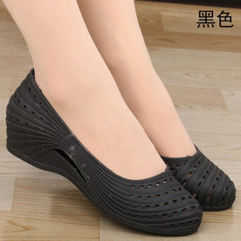 迈凯恩塑料凉鞋女沙滩鞋软底夏季坡跟防滑洞洞鞋女广场舞鞋软塑料女