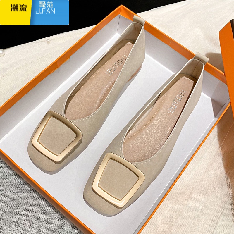 聚范复古方头单鞋软底豆豆鞋女2024新款法式气质方扣裸色平底船鞋软皮