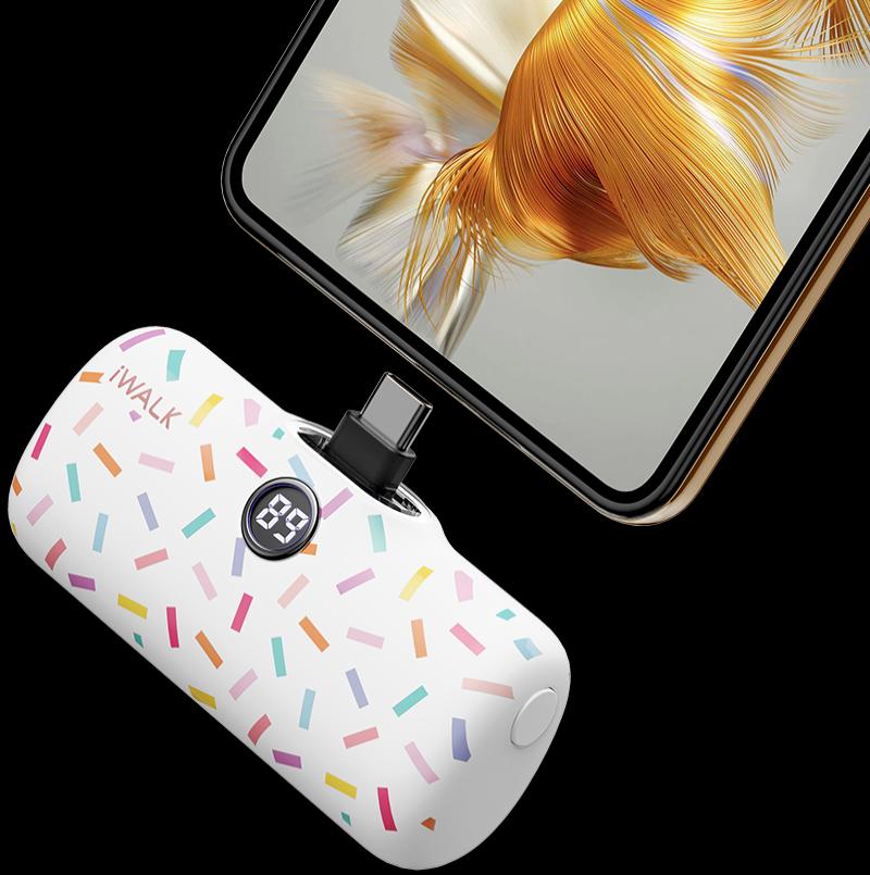 爱沃可/iWALK DBL5000PC 18W双向快充口袋宝5代图案版 白色高清大图