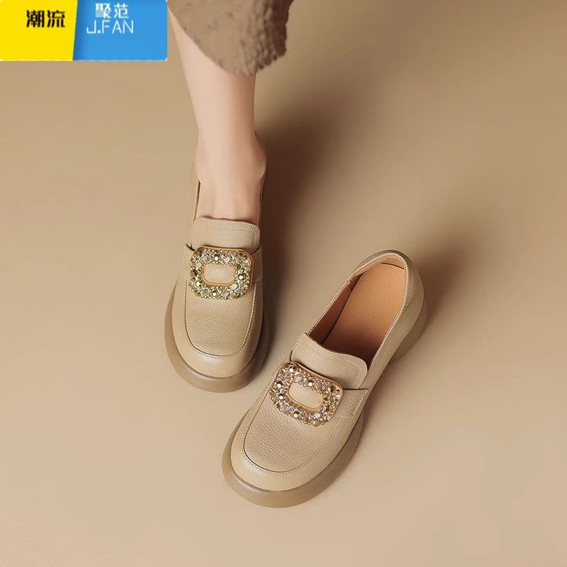 聚范厚底粗跟方扣乐福鞋女2024年春季新款英伦风圆头时尚高跟单鞋图片