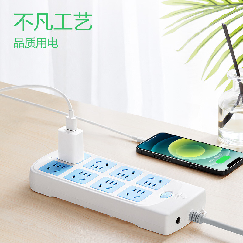 公牛智能USB充电器G28优配版快充多口设计安全防护高清大图