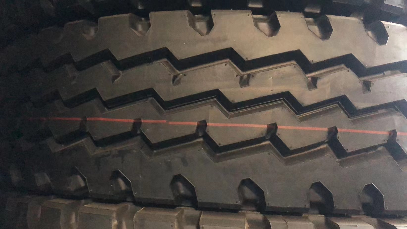 东风轮胎12.00R20HR168钢丝胎带内胎 适配陕汽SX2153轮胎