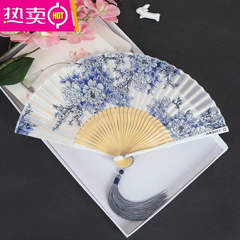 封后 Fenghou 工艺制品女士扇子中国风青花瓷古典绫绢折扇女式舞台道具工艺扇fenghou 青花牡丹 珠光白柄 A 升级扇坠 价格图片品牌报价 苏宁易购梦舟家居生活专营店