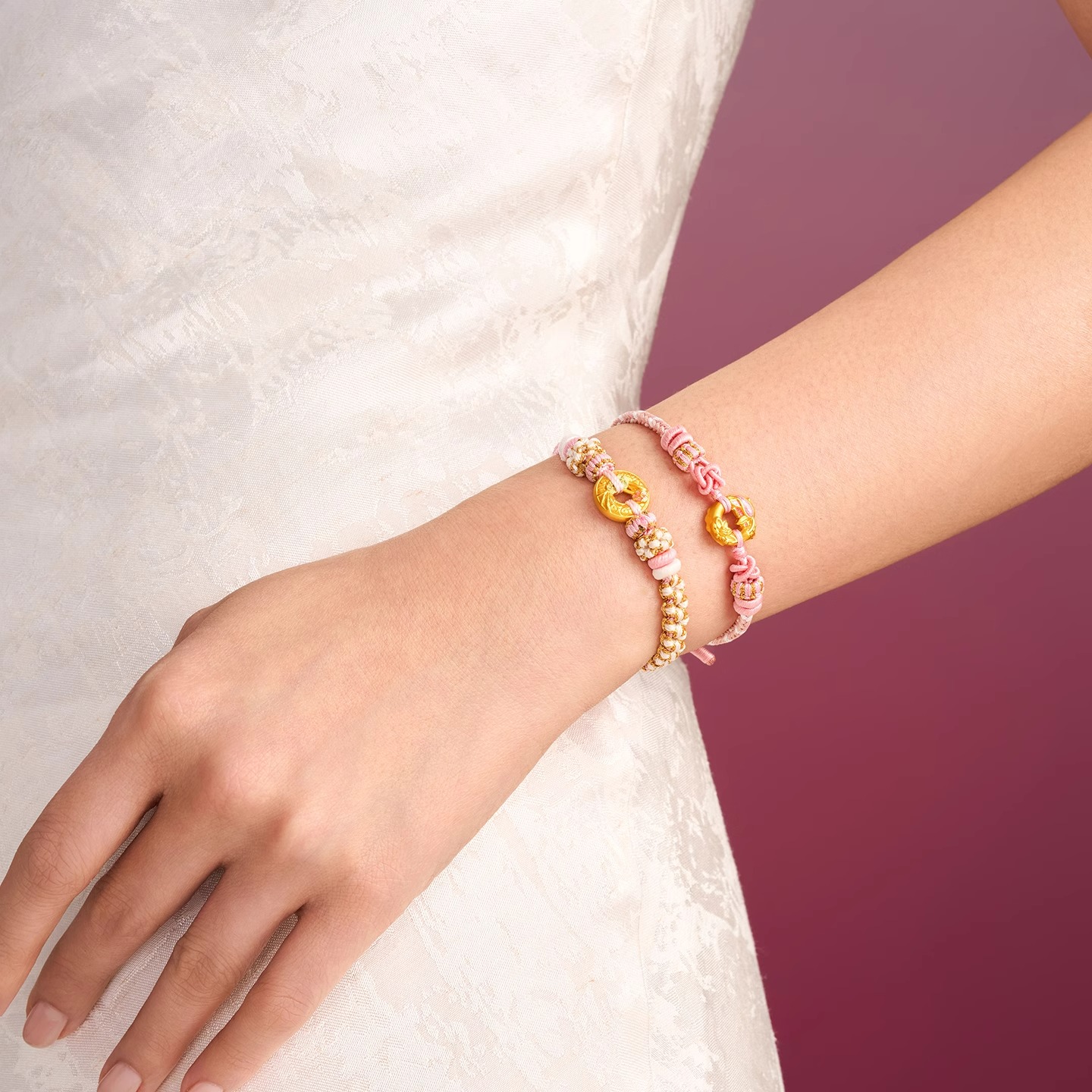 周大福SOINLOVE蜜粉金十里红妆桃花黄金平安扣手链可调节多款VR1600-VR1601高清大图