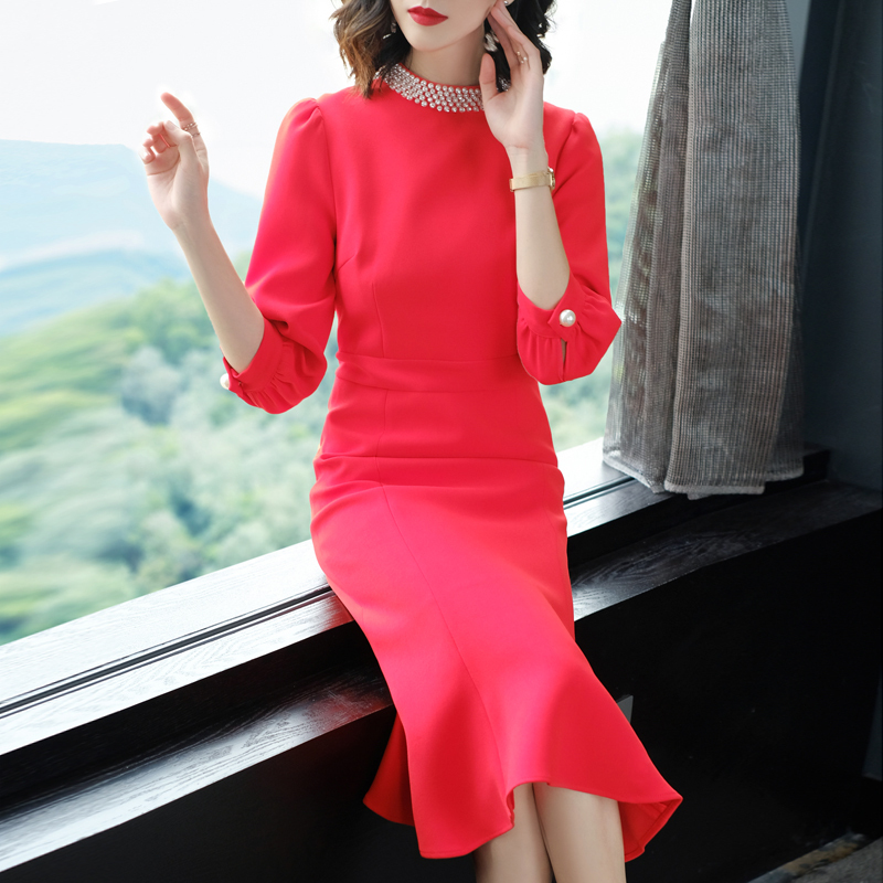鱼尾连衣裙2018新款女装春装名媛风红色敬酒服立领钉珠年会礼服裙