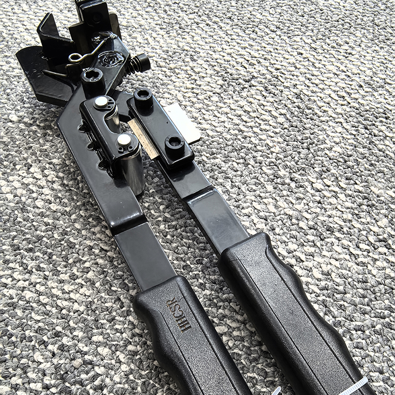 剥线钳高清大图