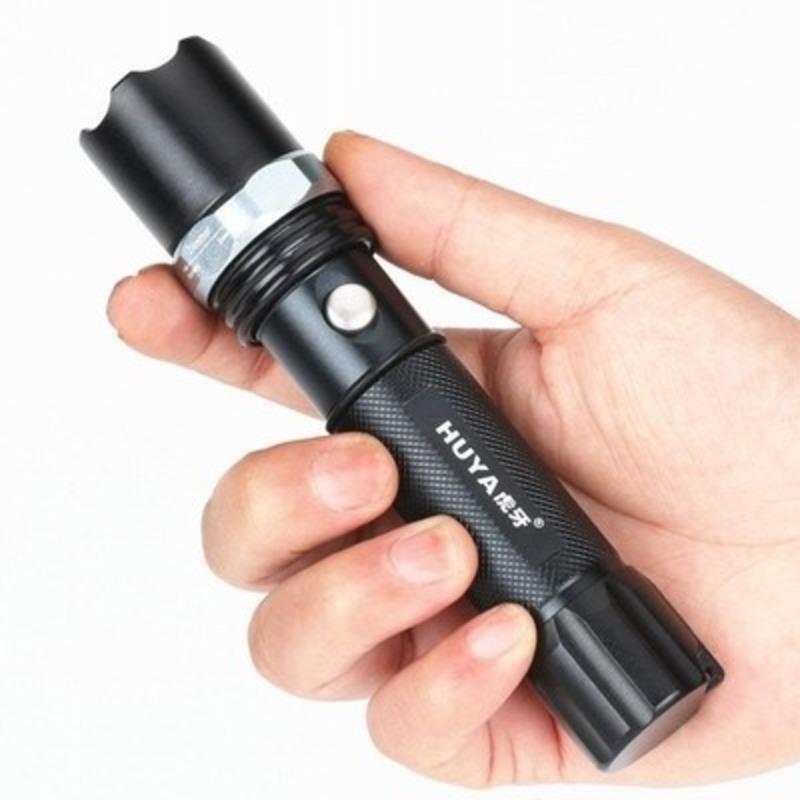 可充电手电筒强光超亮远射300家用照明手灯户外骑行迷你防水。