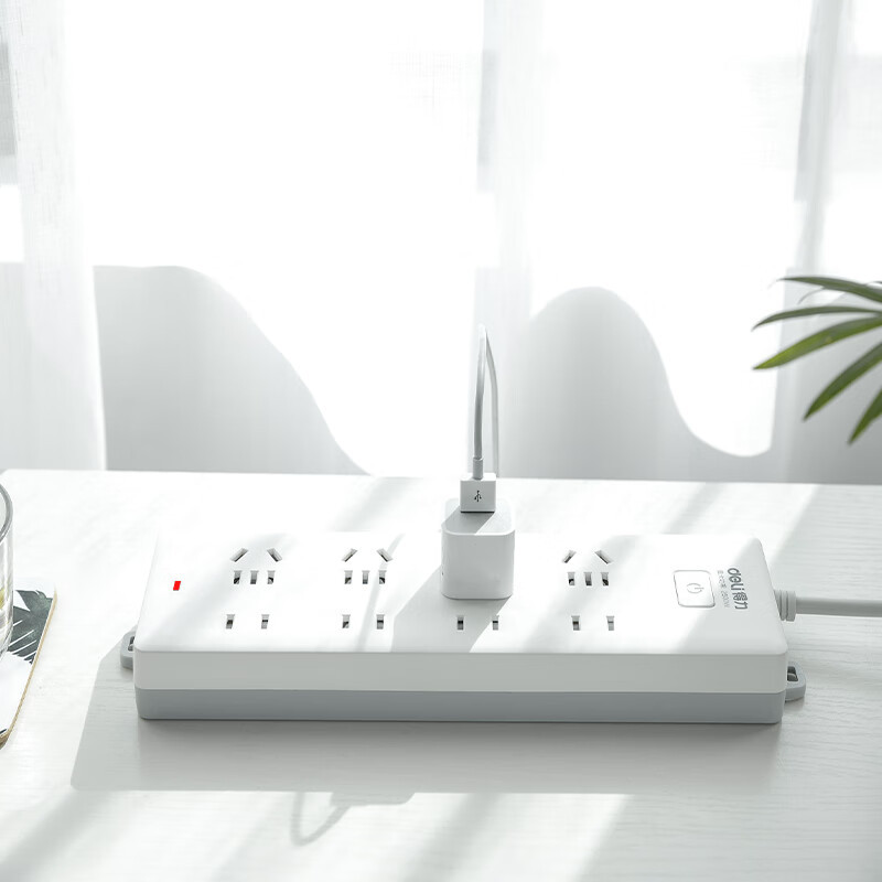 得力18258-03插排4+4八位总控3米PVC袋装(白)