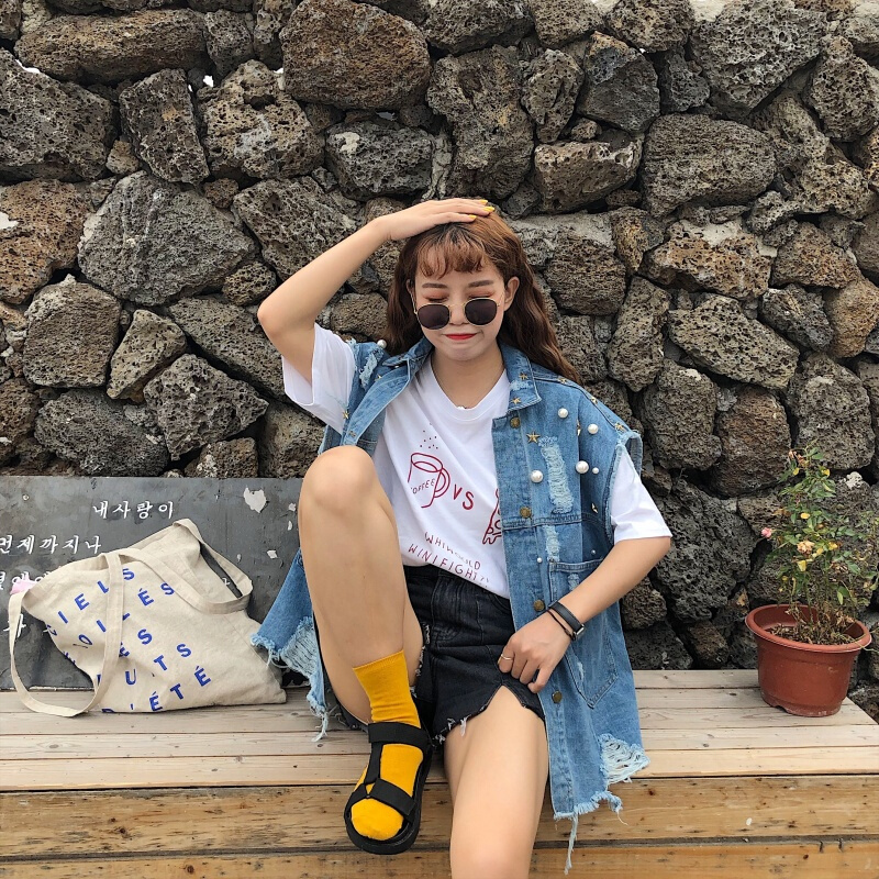 夏装女装韩版个性钉珠水洗破洞复古毛边牛仔马甲无袖背心上衣外套 蓝色 均码