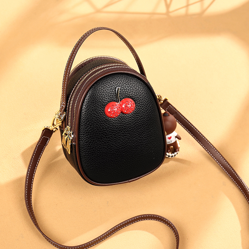 小亚天真皮ins小包包新款2020时尚手提斜挎单肩包潮百搭女士小圆女包