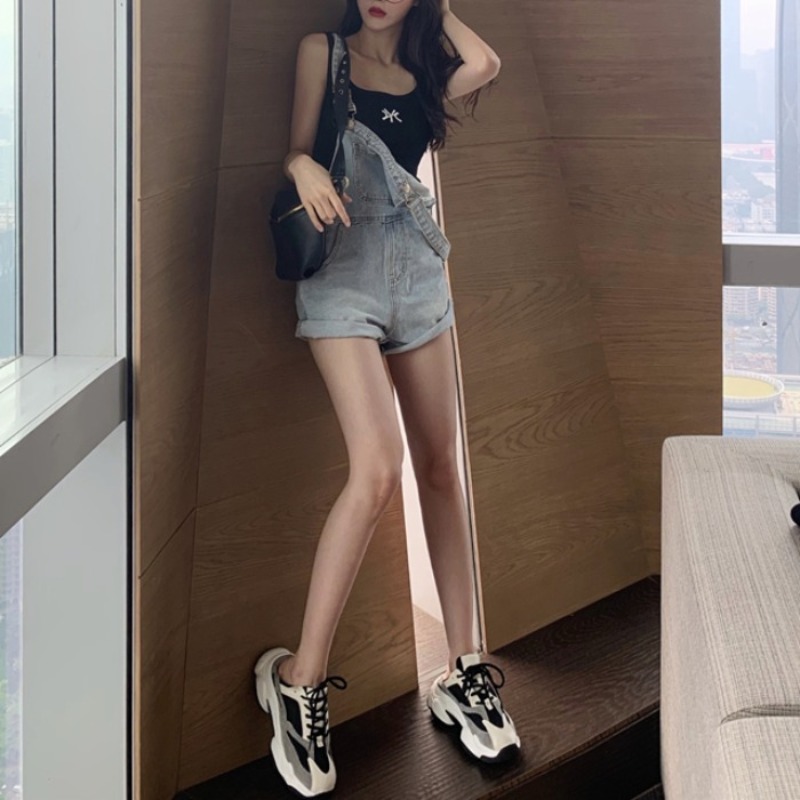 牛仔阔腿吊带短裤女2021春夏新款设计感网红高腰显瘦直筒背带裤潮