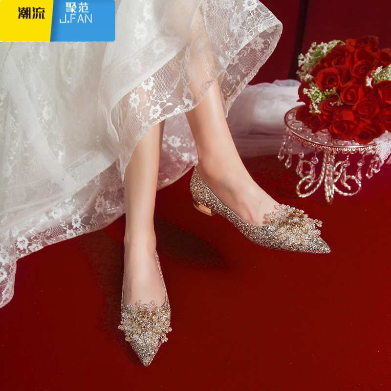 聚范水晶平底婚鞋孕妇可穿香槟色亮片新娘鞋女秀禾主婚纱两穿婚礼单鞋