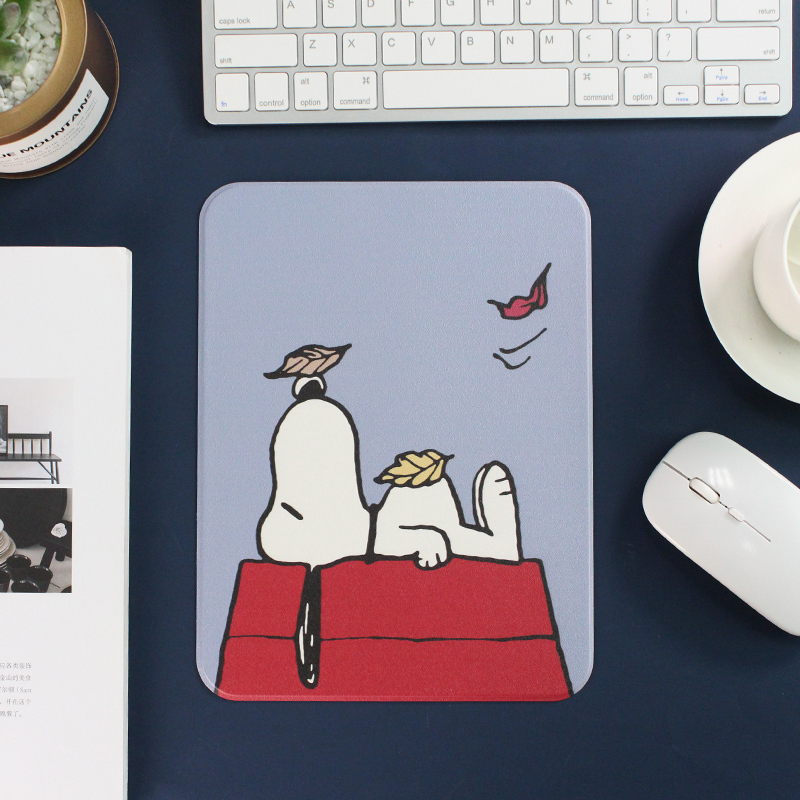 卡通可爱小号鼠标垫方形情侣史努比25cm中号桌面游戏蚕丝纹薄皮垫