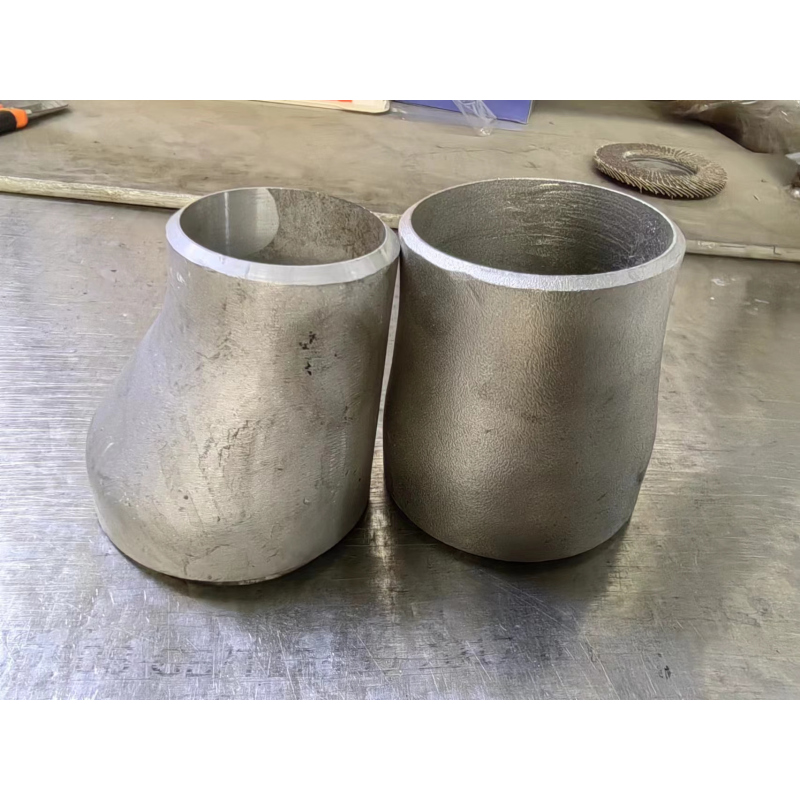 圣天 304不锈钢钢板焊制异径管 PN16 DN200×150