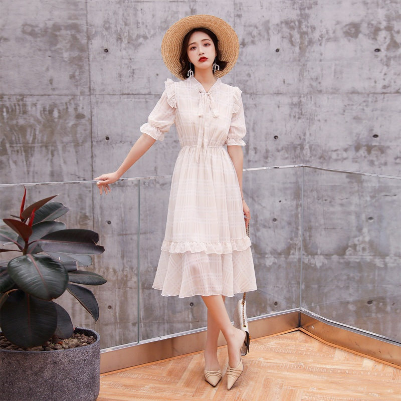 连衣裙女士年夏款新品可爱学生小清新百搭修身雪纺格子中长裙子潮