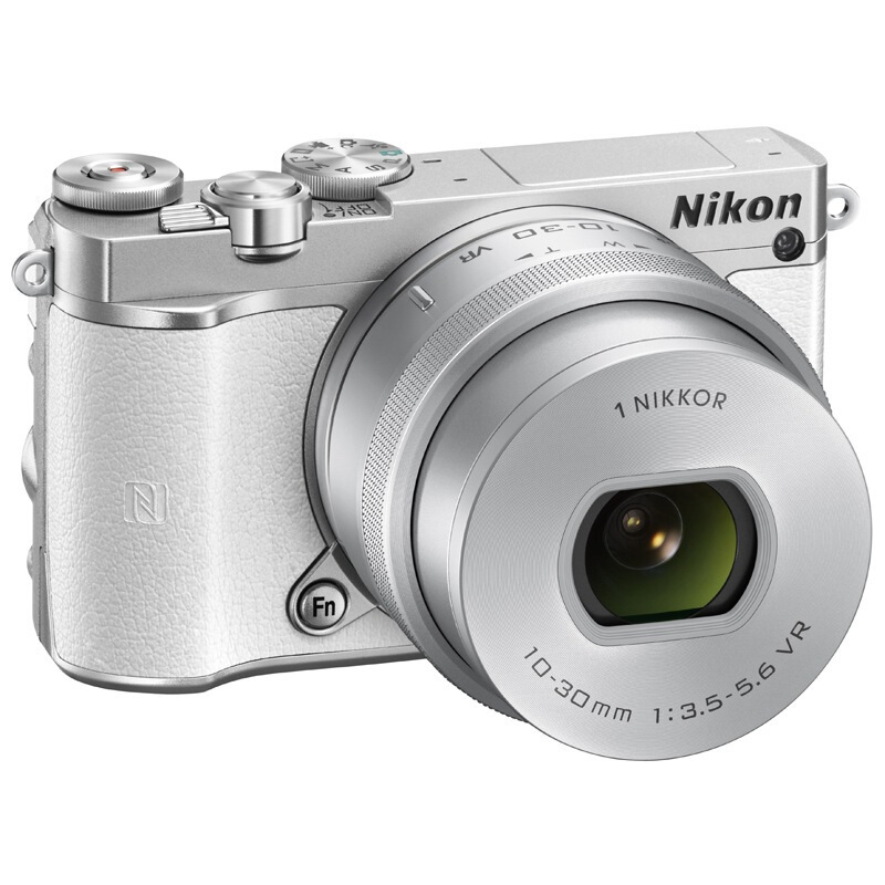 尼康(Nikon) 1 J5 (10-30)白色 镜头套装 内置WIFI 快速对焦 4K视频 可换头镜数码相机