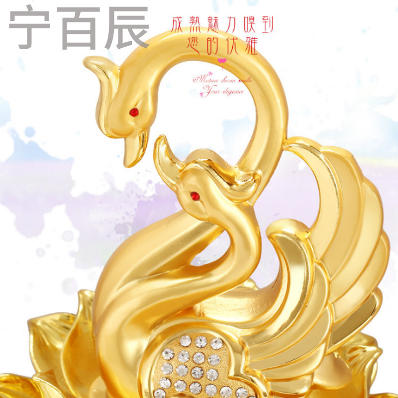 汽车摆件高档天鹅车载摆件香水座式车上装饰用品车饰车内饰品摆