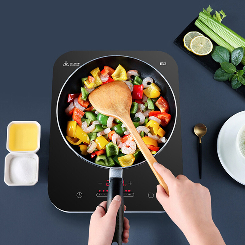 美的(Midea)电磁炉 C22-WH2237 恒匀火持续加热 大线圈盘2200W大火力 整版滑控触摸(赠汤蒸锅+炒锅
