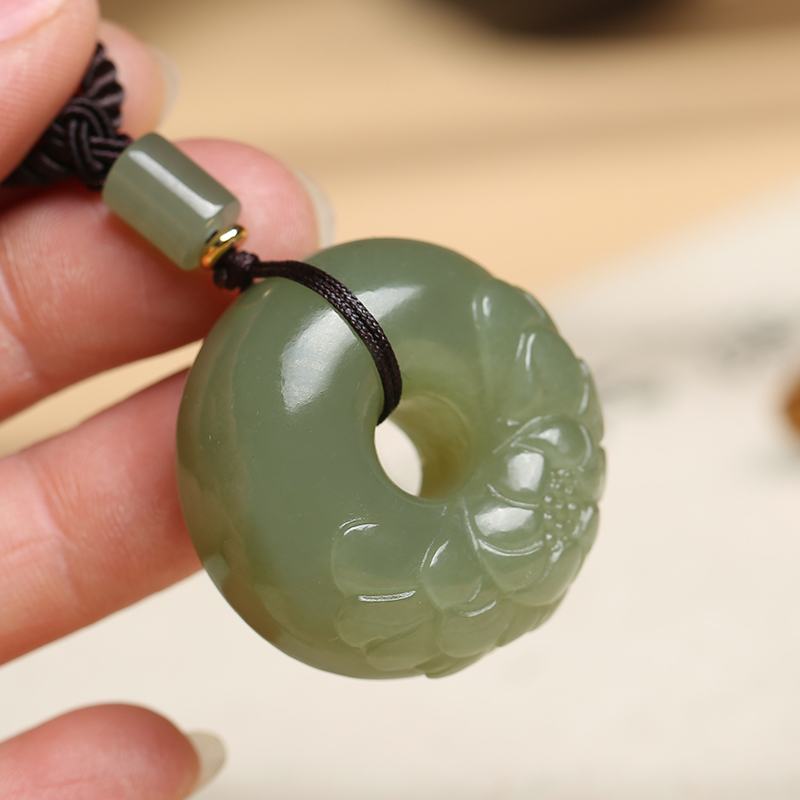 印象眸和田玉花开富贵吊坠 浅青玉圆形玉石扣挂件 附送证书