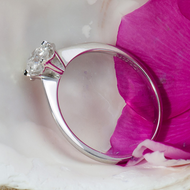 梦克拉 18k金钻石戒指 50分钻戒 结婚钻戒女戒 花开