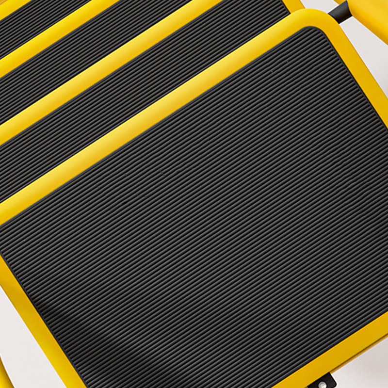 晨磊 爬梯高清大图