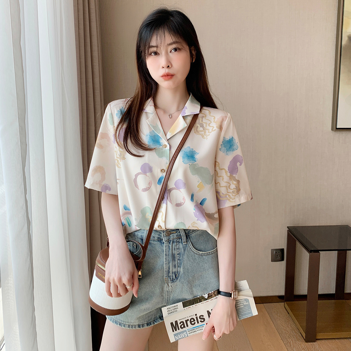 [2.5折价87元]唐狮夏季女翻领满印图案短袖衬衫潮酷减龄百搭韩版休闲设计感高级