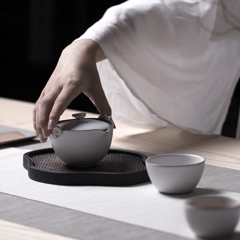 万仟堂快客杯 陶瓷便携一壶二杯旅行茶具套装 羊脂白釉 称心如意高清大图