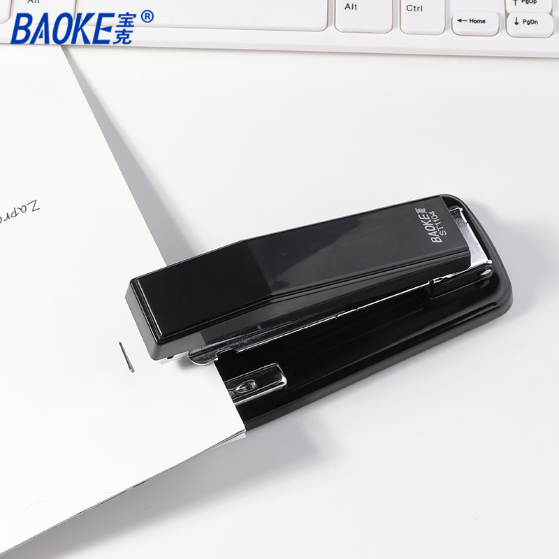 宝克(BAOKE)ST1104 品质耐用订书机/25页桌面型省力订书器 适配24/6钉 三色随机 1个高清大图