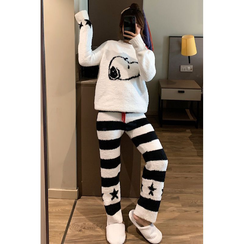 波迷娜(BOMINA)史努比软绵绵睡衣女冬可爱白色保暖日系珊瑚绒服冬季套装 白色 均码(125斤以内可穿)