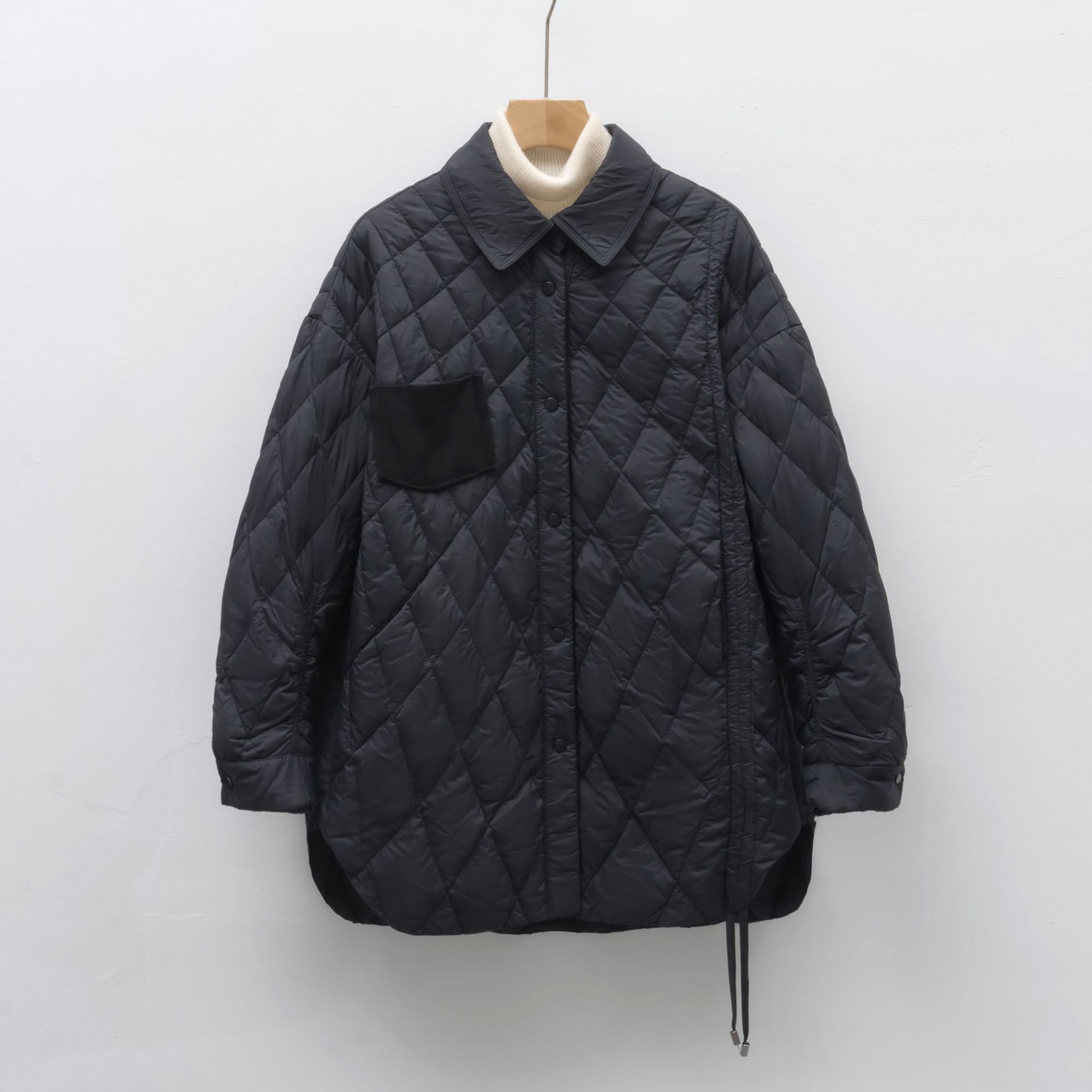 纯色简约秋冬新款时尚休闲翻领纯色抽绳设计羽绒服女_65531高清大图