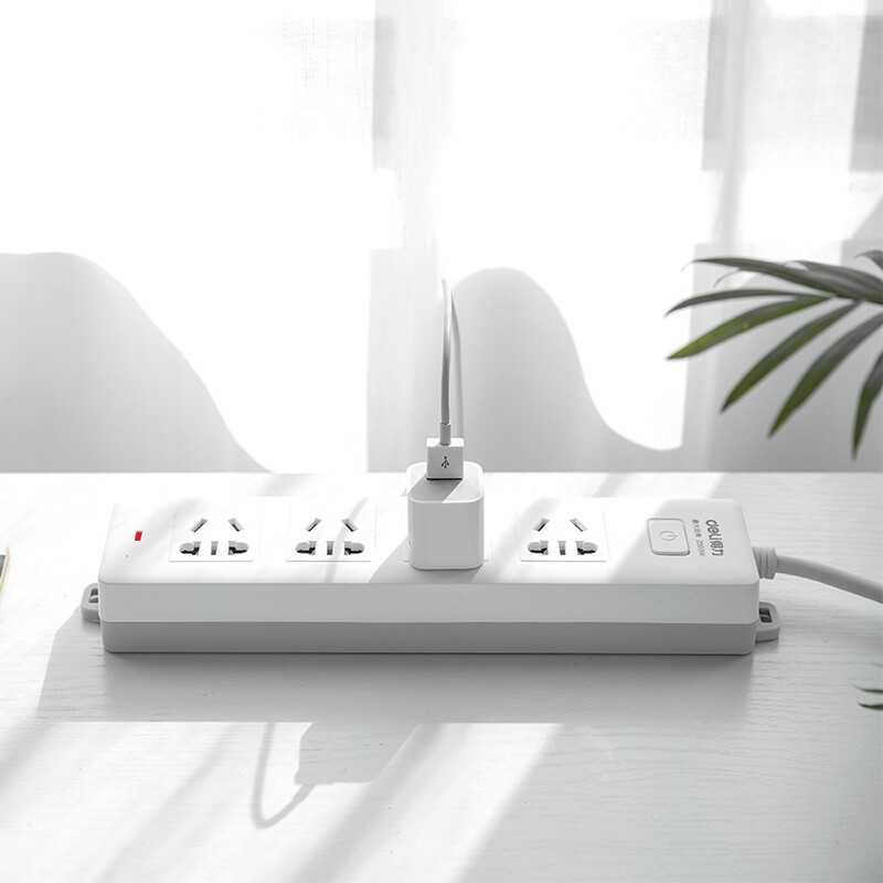 得力18253插座_4组合孔3米_PVC袋装(白)(只)