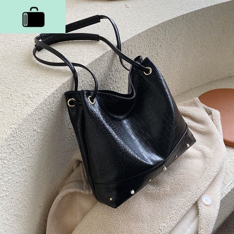 复古港风单肩包大包包女2020新款潮韩版女包质感斜挎包时尚水桶包NEW LAKE女斜挎包图片