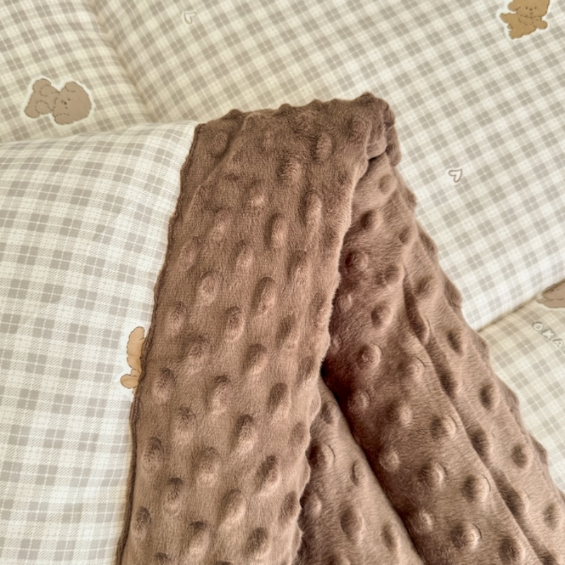 亿洛莱 夏被 150*200cm 3斤 床高清大图