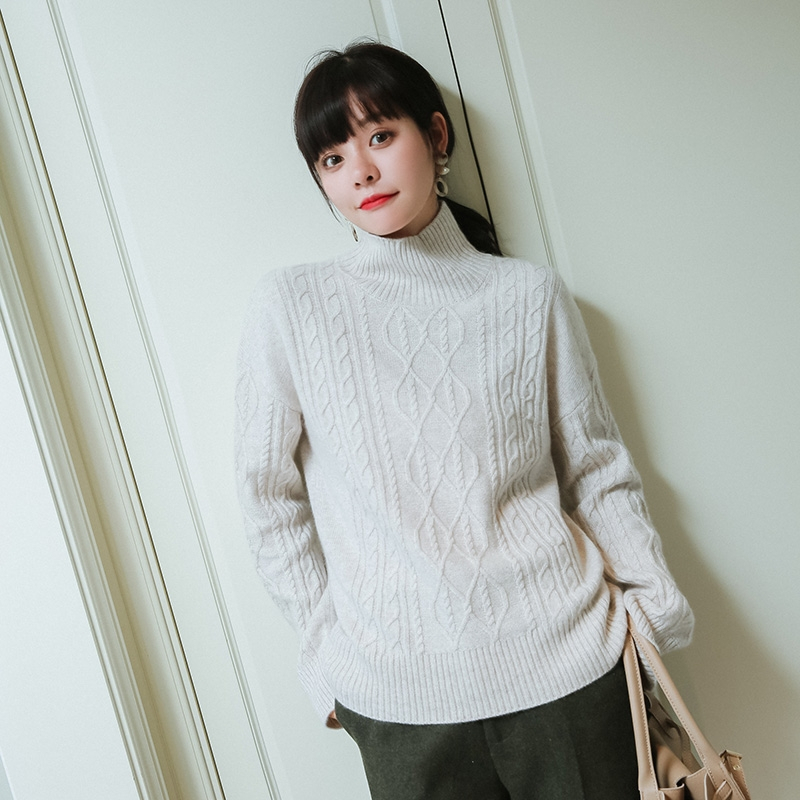 2018新款山羊绒衫女半高领绞花修身短款女毛衣显瘦气质款