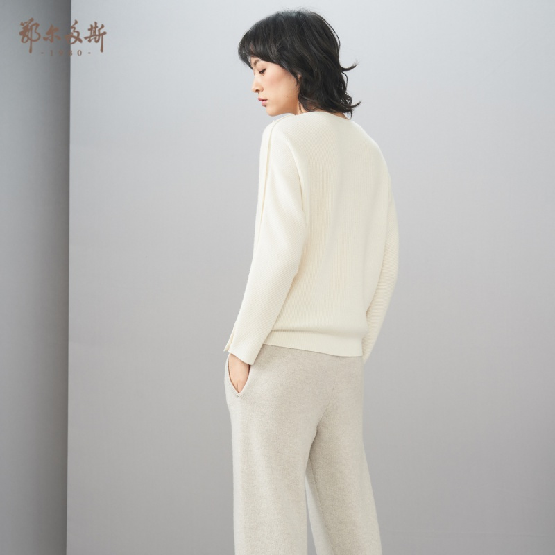 鄂尔多斯1980 纯色简约一字领坑条肌理女士羊绒衫针织衫