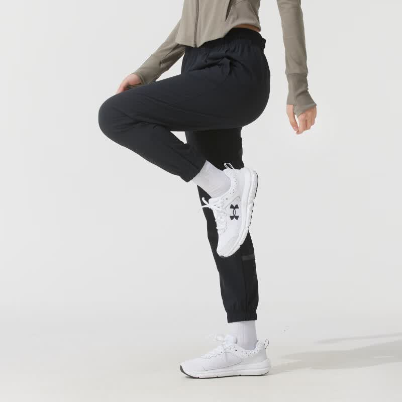 安德玛(Under Armour) 女装 夏季运动跑步健身训练舒适运动短裤 1380184-001高清大图