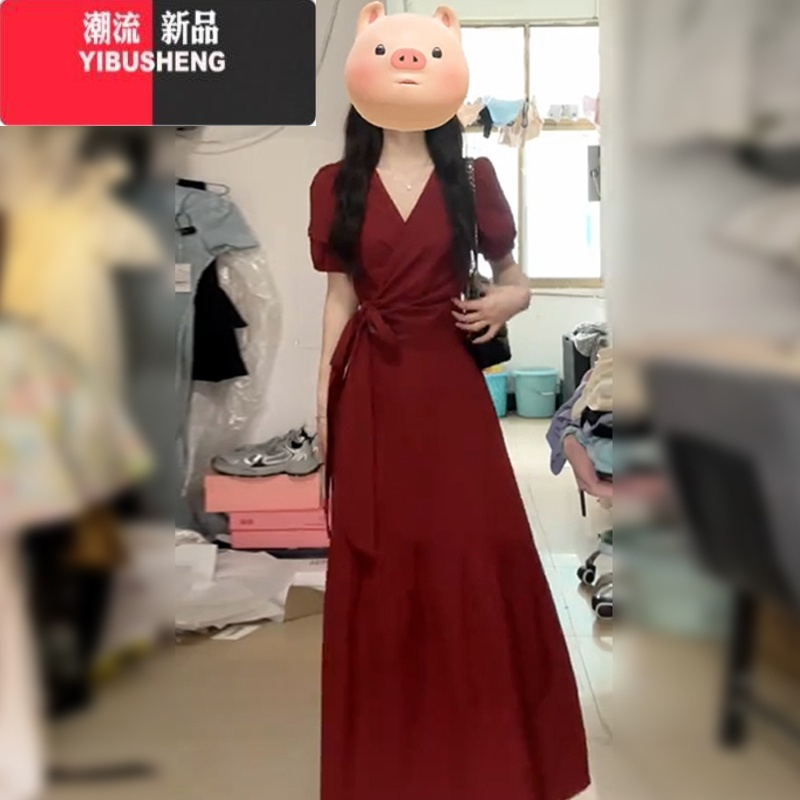 YIBUSHENG简单大方红色V领连衣裙子女装季2024新款小个子高级感收腰长裙