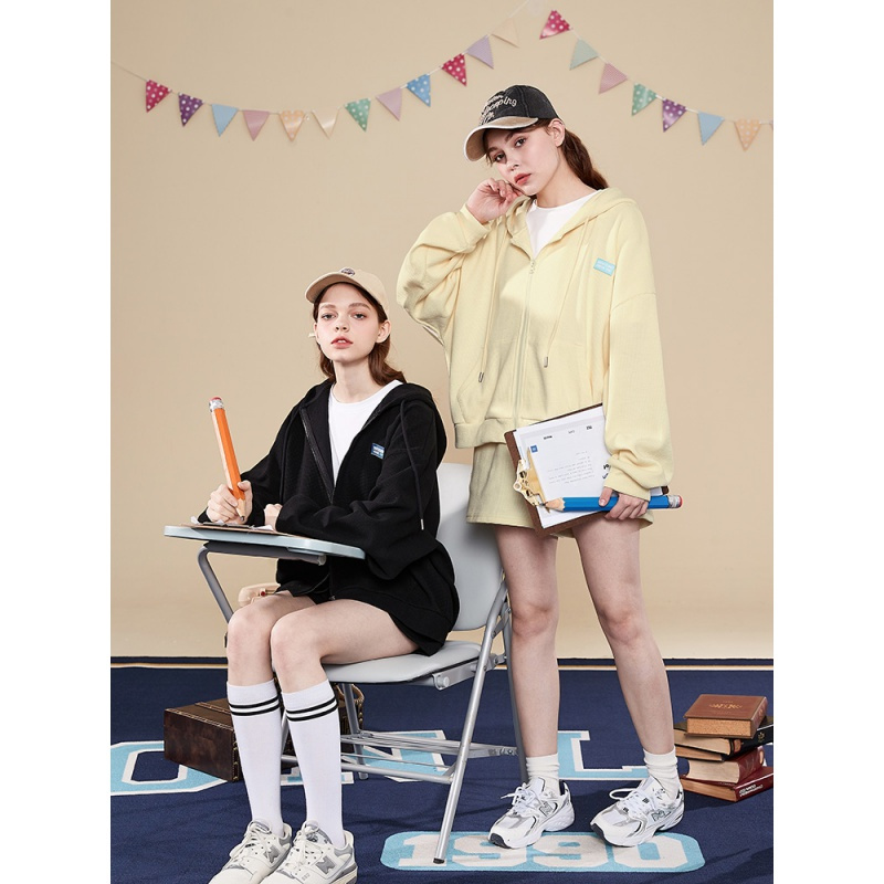 唐狮春新款运动女盐系穿搭学院风小个子卫衣外套Q