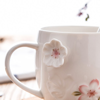 瓷魂 创意尚花马克杯带盖勺情侣立体水杯子陶瓷杯简约牛奶咖啡杯办公室 樱花杯 白色