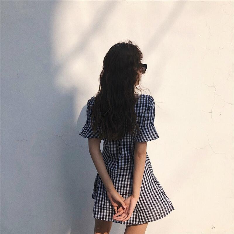 港味复古单排扣V领格子裙喇叭袖A字裙气质修身连衣裙女夏 黑白格子连衣裙 均码